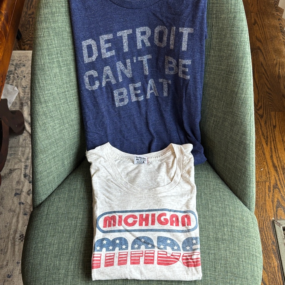 Mitten State set of 2 Michigan Detroit T-Shirt - Cream Blue retro women’s XL GUC